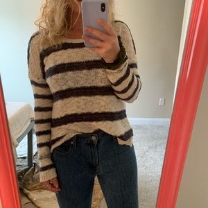 3/$20 🥑 Striped knit sweater